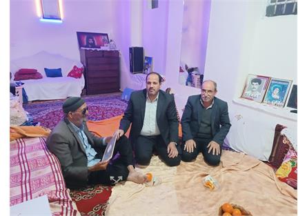 مدیرکل فرهنگ و ارشاد اسلامی استان مرکزی با شاعر پیشکسوت اراک دیدار کرد